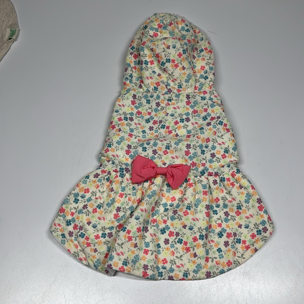 Very cute winter coat for a small to medium sized dog!